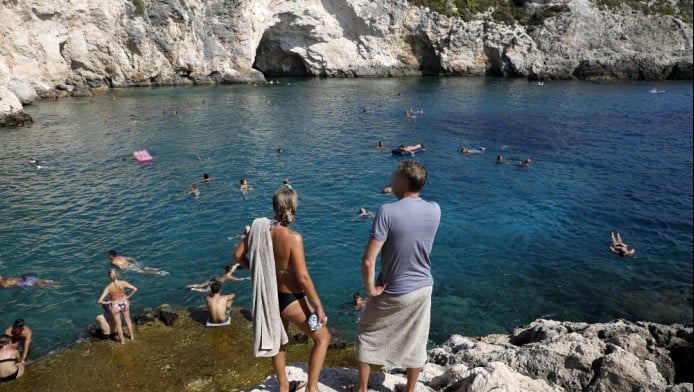 Το ελληνικό νησί που ξεπέρασε Μύκονο-Σαντορίνη