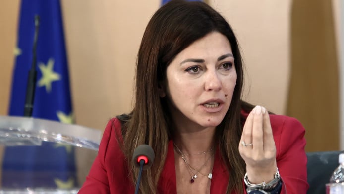 Το ανακοίνωσε η Ζαχαράκη: Τεράστια αλλαγή για πανεπιστήμια και φοιτητές