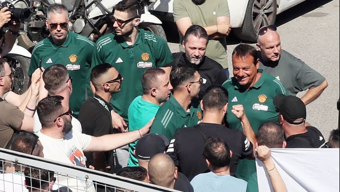 Με κόσμο στον Αθλητικό Δικαστή ο ΠΑΟ: Όλο το σύστημα θέλει να σας τσακίσει!