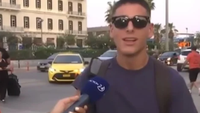 "Γύπας" πιτσιρικάς σε ρεπόρτερ πριν ανέβει σε πλοίο για Πάρο - Επική ατάκα!