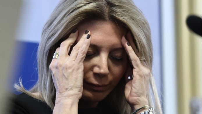 Καρυστιανού: "Δέχθηκα απειλές για τη ζωή μου και την οικογένειά μου" (Vid)