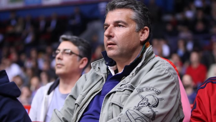 Τρεις φεύγουν, δύο μένουν κι ένας... παίζεται για την εκπομπή Λιάγκα!