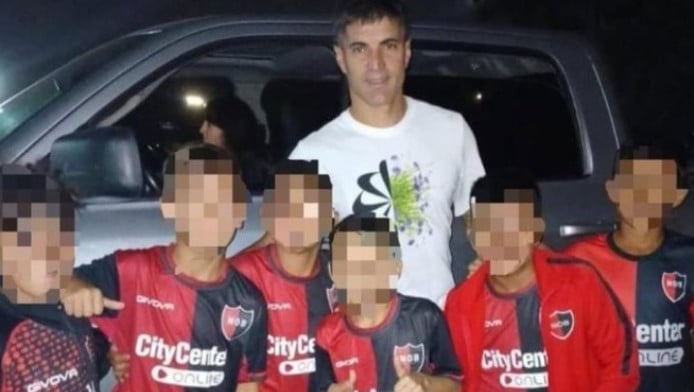 Ούτε Ελλάδα! Ομάδα τιμώρησε 9χρονους για φωτογραφία με αντιπάλους παίκτες