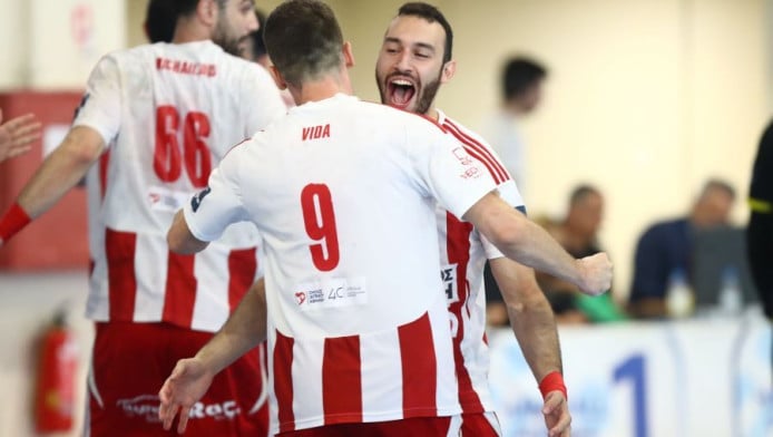 Πρωταθλητής ο Ολυμπιακός! Νίκησε την ΑΕΚ με νέο μπρέικ 
