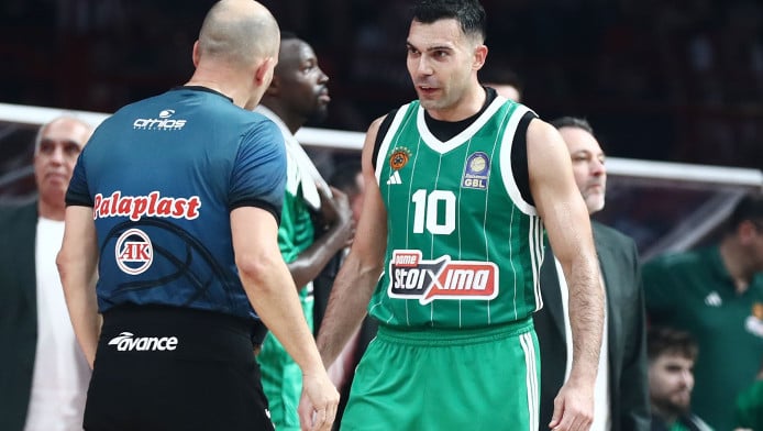 Γι’ αυτό έδωσαν τεχνική ποινή στον Σλούκα - "Ντροπή σας, τα ίδια και πέρσι"