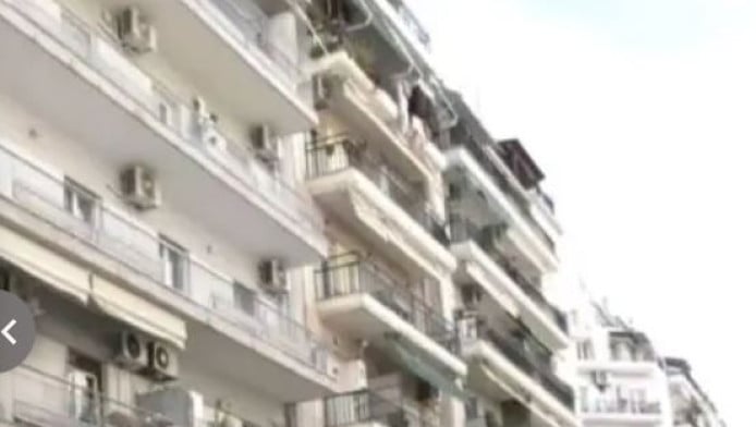 Θεσσαλονίκη: Αυνανίζονταν σε διαμέρισμα με τη θέα γειτόνισσας