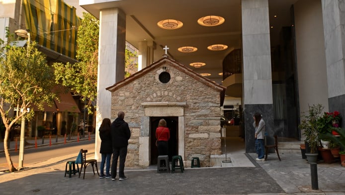 Ποια είναι η Αγία Δύναμη: Το άγνωστο εκκλησάκι στο κέντρο της Αθήνας
