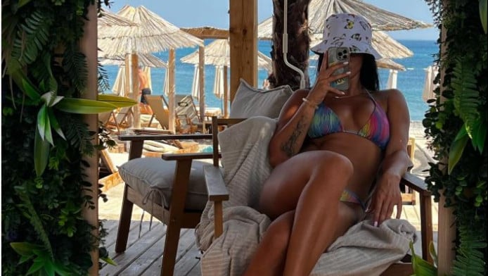 Ερυθρόλευκη παίκτρια "αναστατώνει" το Instagram - Δείτε τη φωτό στην πισίνα