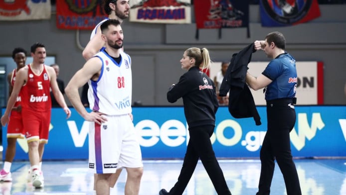 Δεν αστειεύεται η ΔΕΑΒ - Βαριά ποινή για επεισόδια στο Πανιώνιος-Ολυμπιακός