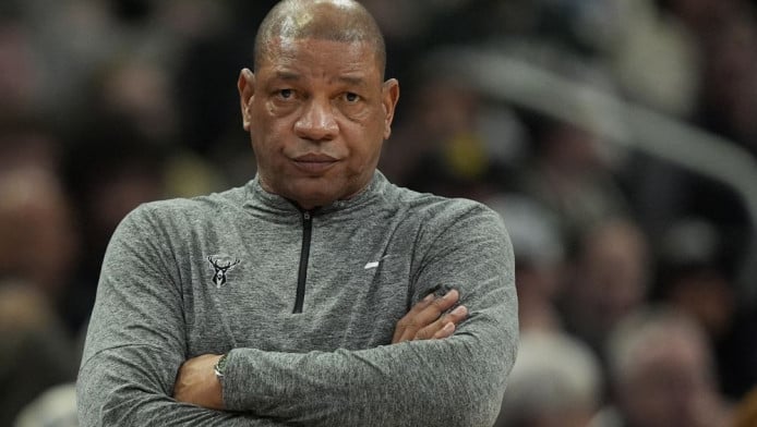 Ντοκ Ρίβερς για Αντετοκούνμπο: «Αν δεν βελτιωθούμε, θα κοιτάξει αλλού»