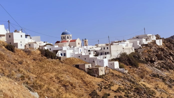 Ο περίεργος λόγος που τα σπίτια στις Κυκλάδες είναι λευκά με μπλε