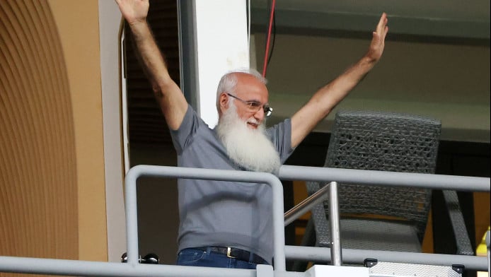 Χαμός στην Τούμπα για επανεμφάνιση Σαββίδη - Αποθέωση για Ραζβάν! (Vids)