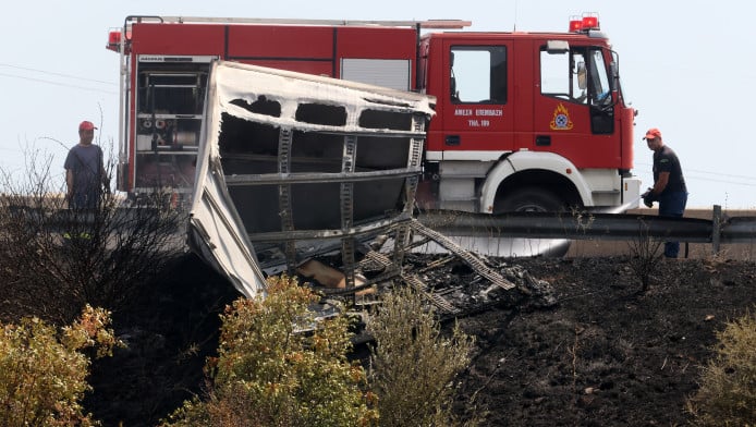 Φρίκη! Γυρνούσαν από γάμο και απανθρακώθηκαν στην Εγνατία (ΒΙΝΤΕΟ)