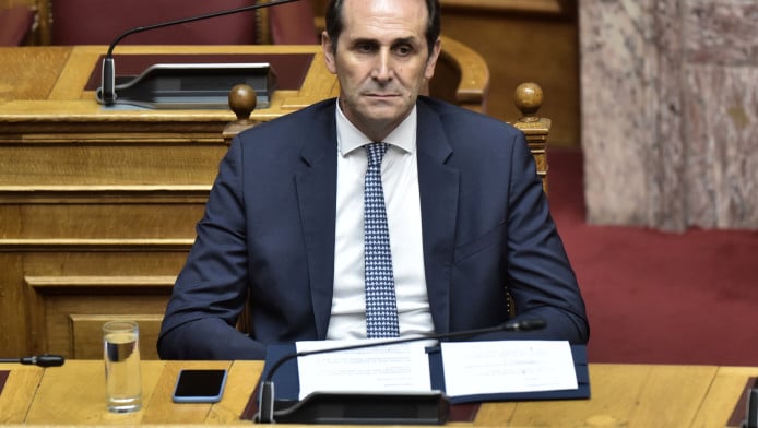 Σοκ στον πολιτικό κόσμο από τον ξαφνικό θάνατο του Απόστολου Βεσυρόπουλου