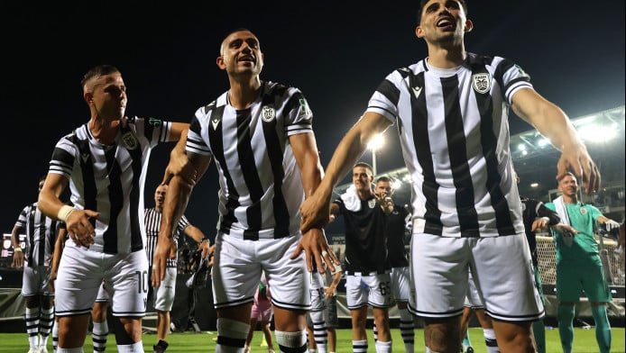 Ασπρόμαυρο πάρτι με μαέστρο Γιακουμάκη! Το βίντεο που δεν είδατε από Τούμπα
