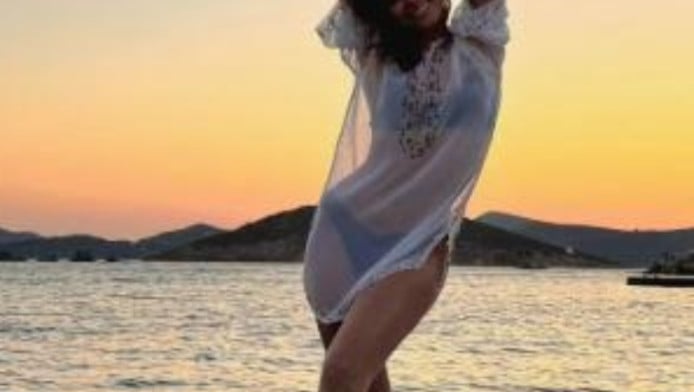 Τέλος το ξανθό! Γνωστή ηθοποιός τα έβαψε μαύρα και είναι… μια άλλη (ΦΩΤΟ)