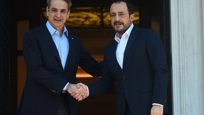 Στο στόχαστρο της Ρωσίας Έλληνες και Κύπριοι πολιτικοί