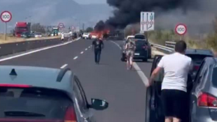 Φρίκη! «Είδαμε με τα μάτια μας και τους 3 ανθρώπους, απανθρακωμένους» (VID)