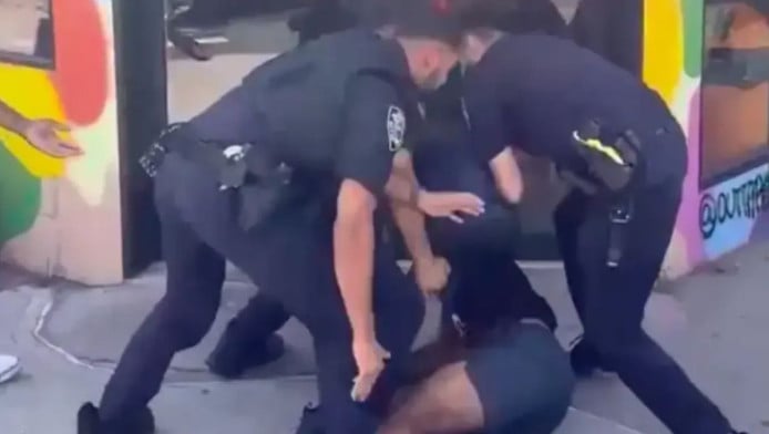 "Γιατί τόσοι αστυνομικοί για ένα παιδί;": Σάλος με τη σύλληψη 18χρονου (Vd)