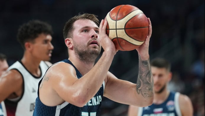 "Έδωσαν τρία φάουλ στον Ντόντσιτς σε 10 λεπτά - Τι είναι αυτό;"