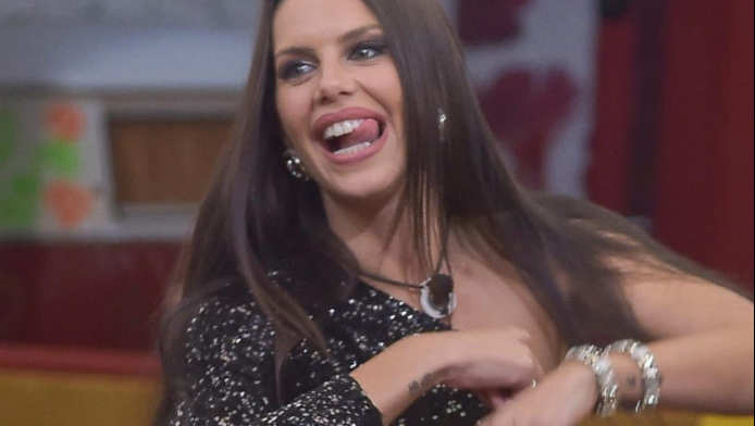 Η αθλήτρια με το μπούστο που δεν χωράει στα ρούχα της - Δείτε φωτογραφίες