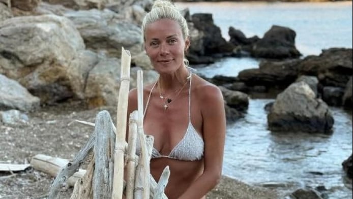 Αψεγάδιαστο κορμί η Ζέτα Μακρυπούλια - ΦΩΤΟ με μαγιό!