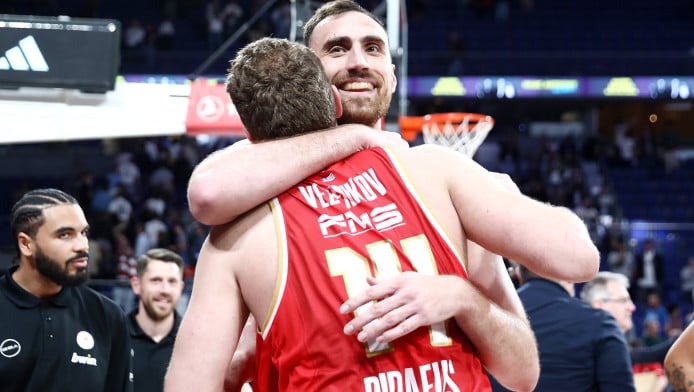 Χωρίς Βεζένκοφ και Μιλουτίνοφ ο Ολυμπιακός με Μονακό - Γιατί απουσιάζουν