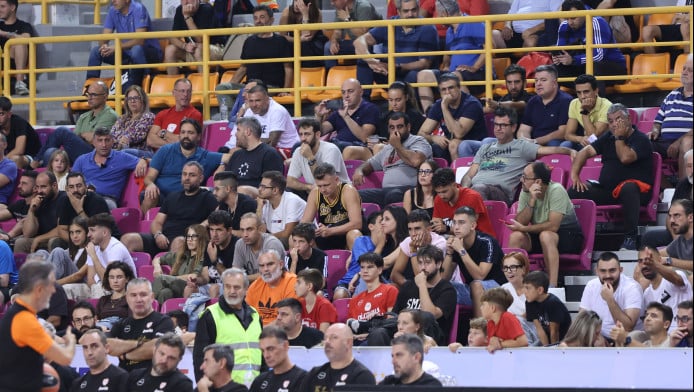 Σοκ μετά το Ολυμπιακός - Μιλάνο: Αυτοκίνητο χτύπησε γυναίκα 