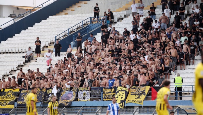 Έσπασαν το μπλόκο οι ΑΕΚτζήδες στο Αιγάλεω!