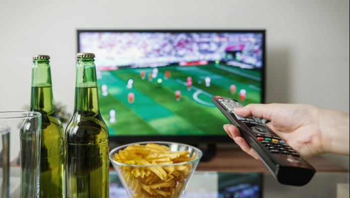 Βλέπεις παράνομα TV; «Καμπάνα»-πρόστιμο 3.000 ευρώ, συλλήψεις και αυτόφωρο