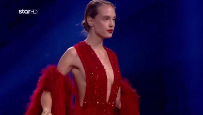 "Φωτιά" στο GNTM: Το «ατύχημα» της Μιχαέλας στην πασαρέλα (ΒΙΝΤΕΟ)