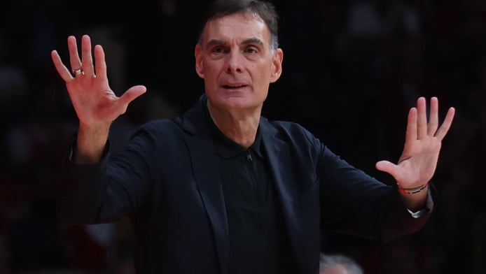 Vlog Καούρη: Η παράλογη πίεση του Ολυμπιακού και τα βουντού σε Φουρνιέ (Vd)