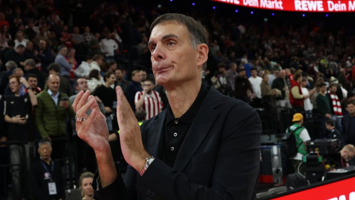 Απαντήσεις Μπαρτζώκα: "Δεν παίρνω παίκτη για τα social - Στην Ελλάδα λένε…"