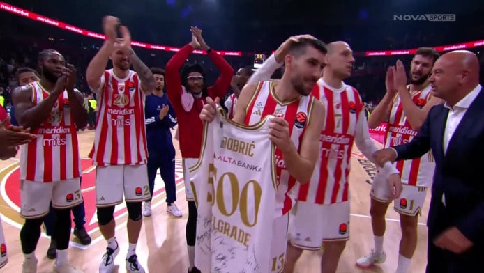 Standing ovation για τον Ντόμπριτς - Έφτασε τις 500 συμμετοχές (ΒΙΝΤΕΟ)