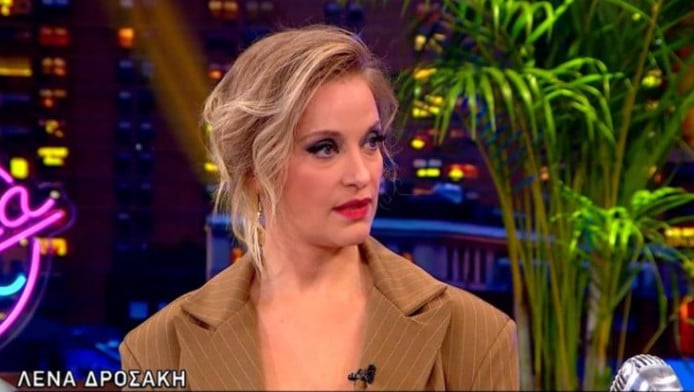 Η Λένα Δροσάκη βγήκε topless στην ταράτσα - Ανέβασε φωτογραφίες