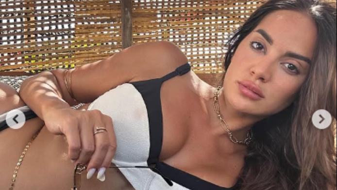 "Αφήνω ανοιχτή την κουρτίνα για τους γείτονες, να πάρουν λίγο μάτι" (Vid)