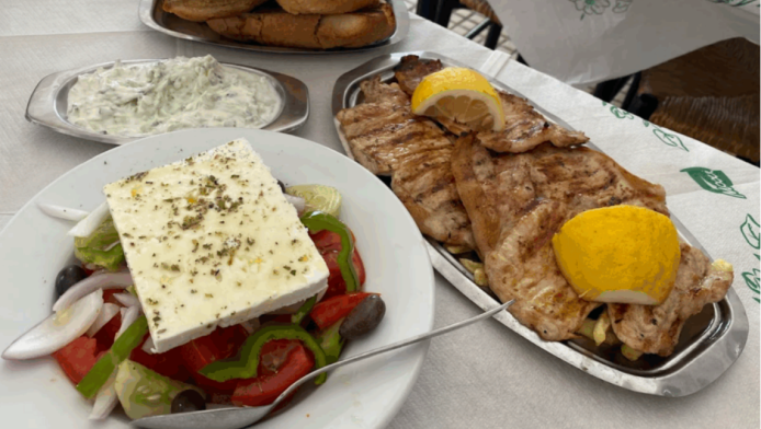 Το λιτό & οικονομικό μαγαζί που γράφει ιστορία εδώ και 40 χρόνια με 1 πιάτο