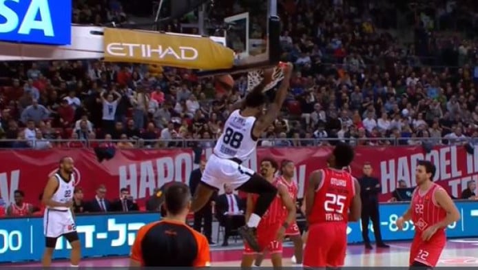 Φοβερή στιγμή για την Παρτιζάν: Alley oop κάρφωμα του Τζόουνς (ΒΙΝΤΕΟ)