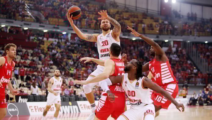 Φοβερό! Φίλαθλος του Ερυθρού Αστέρα έγραψε τους τραυματίες για υπέρ υγείας