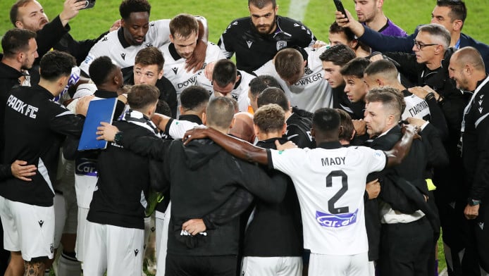 Ο παικταράς δίπλα στον Ντέλια…