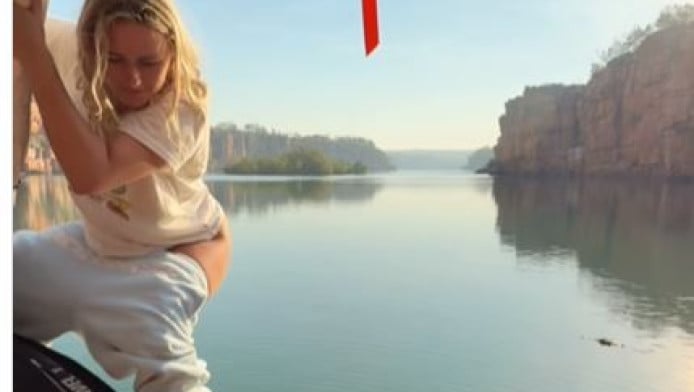Αθλήτρια ούρησε σε λίμνη και το κατέγραψε σε βίντεο - Απειλές θανάτου
