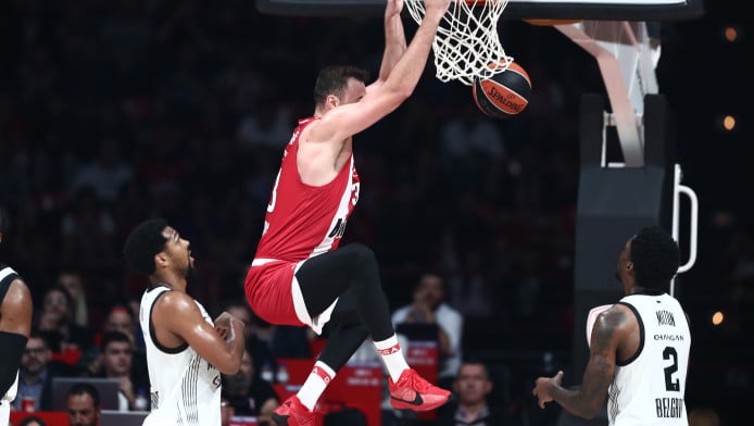 Μιλουτίνοφ: «Η στήριξη του κόσμου ήταν ξεχωριστή στιγμή για μένα»