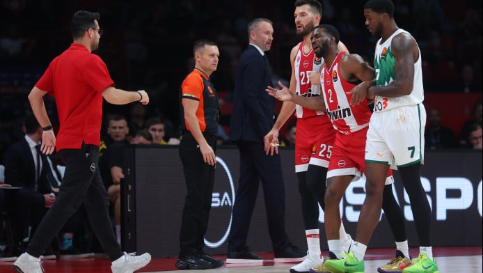 Ολυμπιακός: Οι σοκαριστικές αντιδράσεις στον τραυματισμό του Έβανς! (vid)