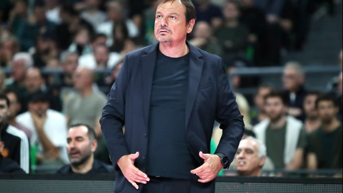 Τρομερή ατάκα Αταμάν για τον 36χρονο Σλούκα - Αποκάλυψη για τα αποδυτήρια!