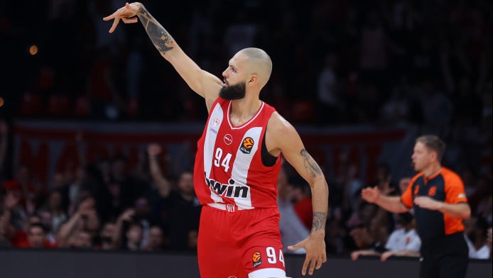 Το πήρε… πατριωτικά ο Φουρνιέ, "καθάρισε" την Παρί - Νέα αρχή στο ΣΕΦ! (Vd)