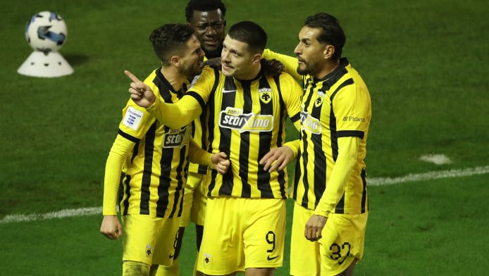 Νίκη ΑΕΚ σε θρίλερ χωρίς προηγούμενο: 2-2, γκάφα, πέναλτι και 2-3! (ΒΙΝΤΕΟ)