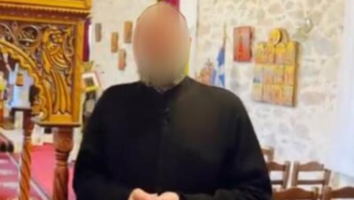 Γνωστός ιερέας YouTuber συνελήφθη για διακίνηση κοκαΐνης