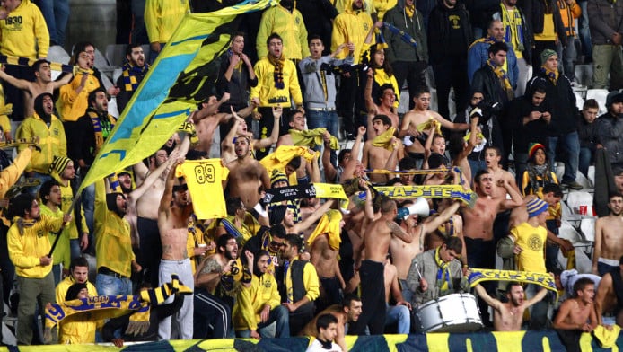 Σοκ στη Λεμεσό! Έφοδος οπαδών της ΑΕΛ στο σωματείο του Απόλλωνα! 