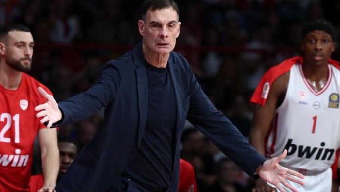 Μπαρτζώκας: "Είμαστε μια οικογένεια" - Νέες ατάκες για Έβανς