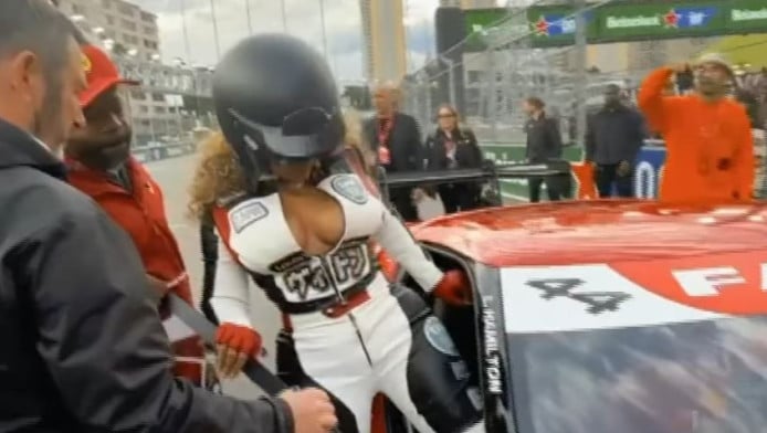 Η Μπιγιονσέ τράβηξε τα βλέμματα στο Grand Prix του Λας Βέγκας (ΒΙΝΤΕΟ)